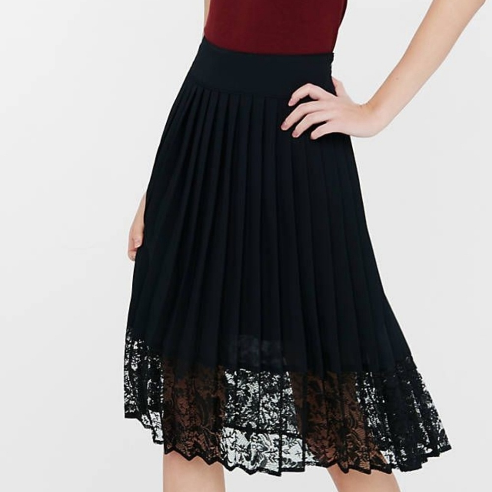 EXPRESS Pleated Skirt w/ Lace Trim, Size 4
